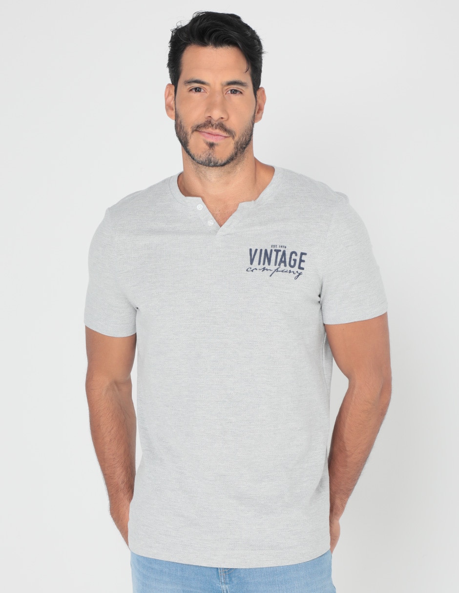 Playera cuello henley para hombre