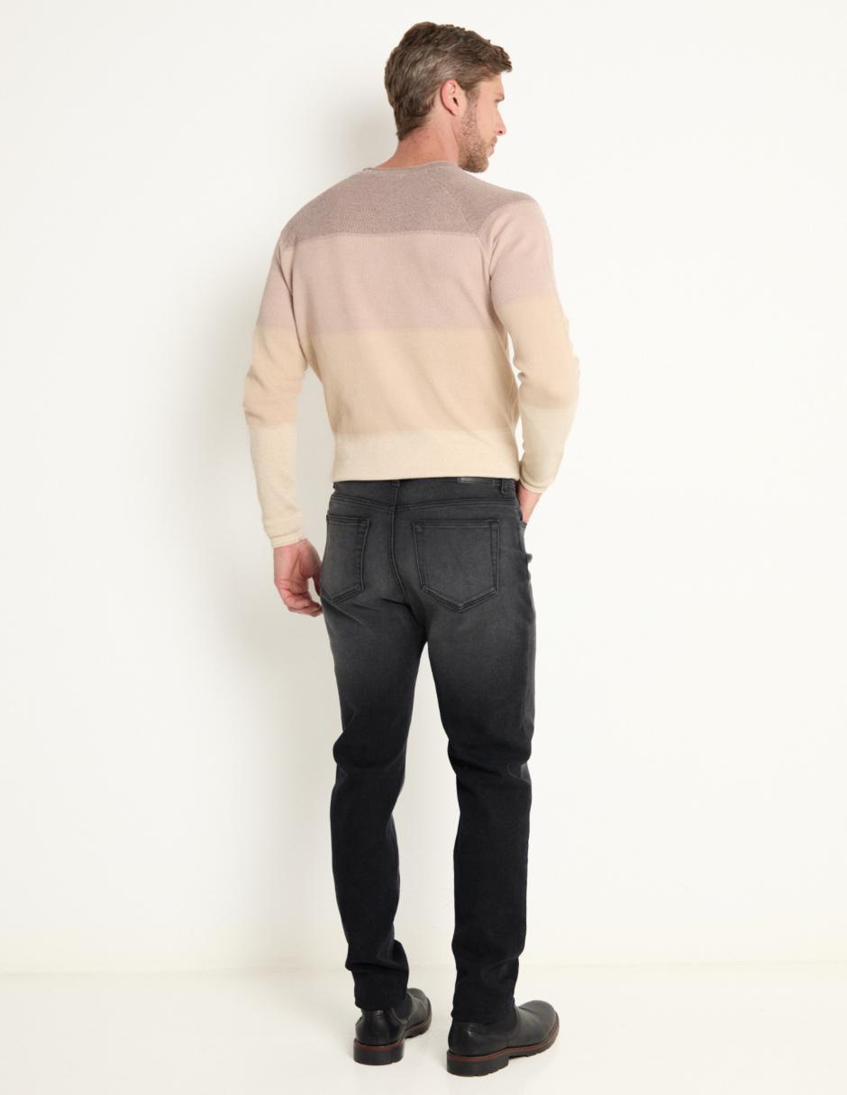 Jeans straight lavado obscuro para hombre 4