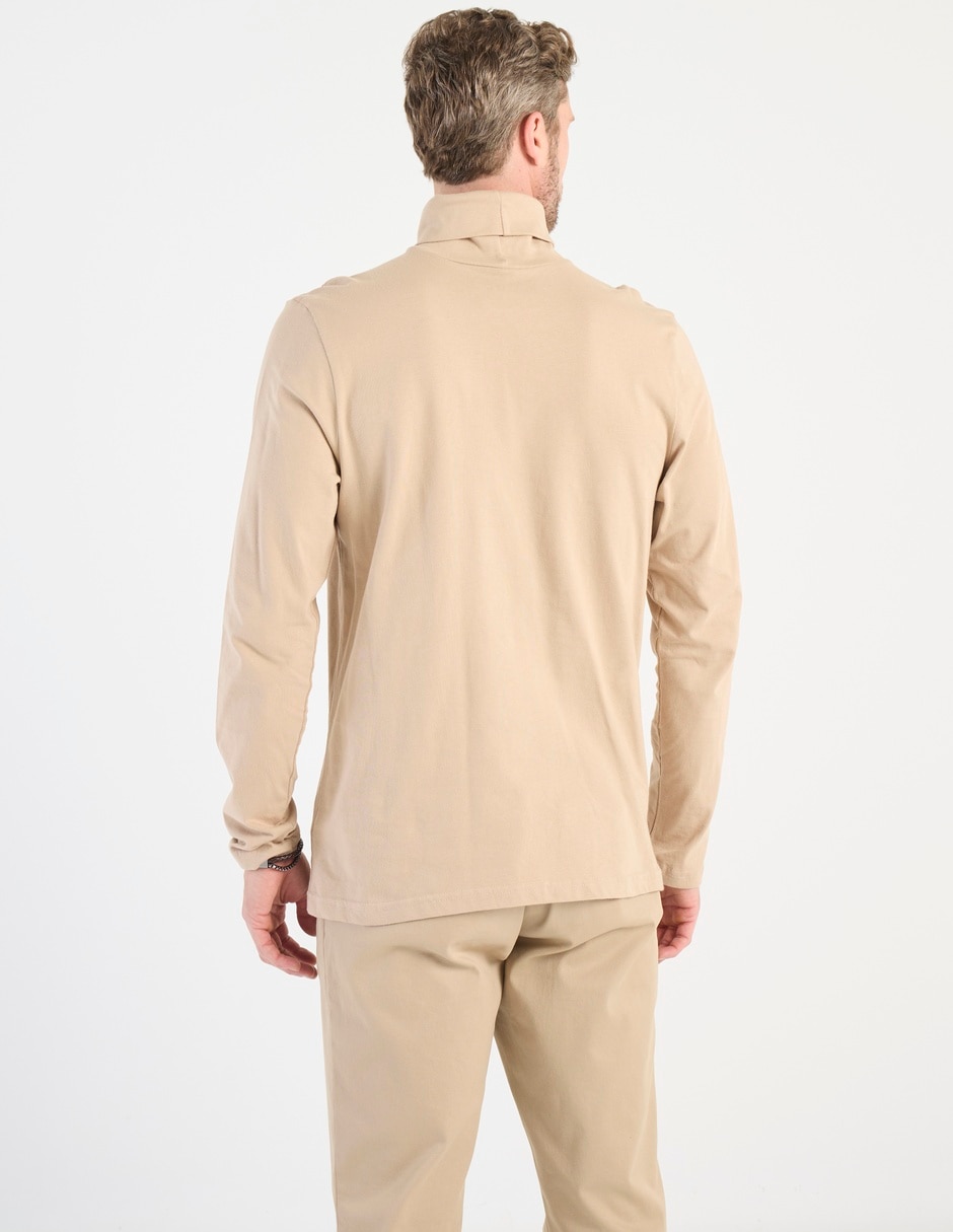 Playera cuello alto para hombre 2