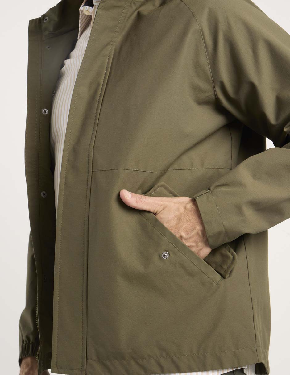 Chamarra cazadora capucha y bolsa para hombre 4