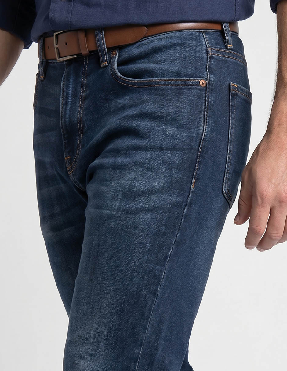 Jeans straight deslavado para hombre 6