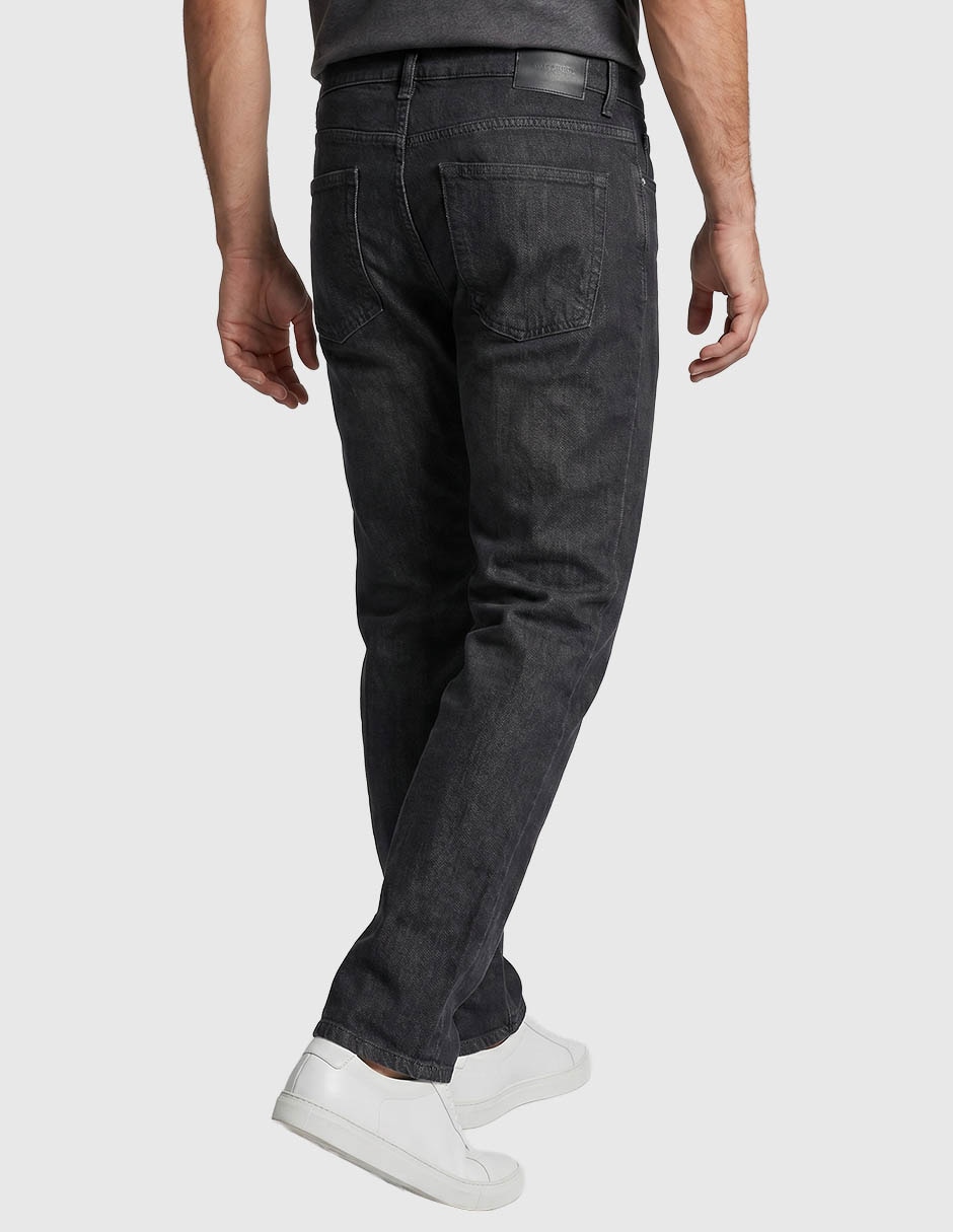 Jeans straight lavado obscuro para hombre 2